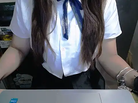 Snapshot of maian_love chatting on 8, 5, 2026 maian love online show from 8, 5, 2026