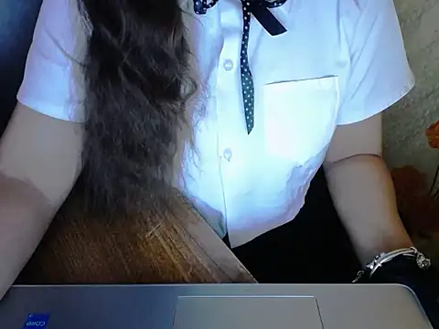 Snapshot of maian_love chatting on 21, 5, 2026 maian love online show from 21, 5, 2026
