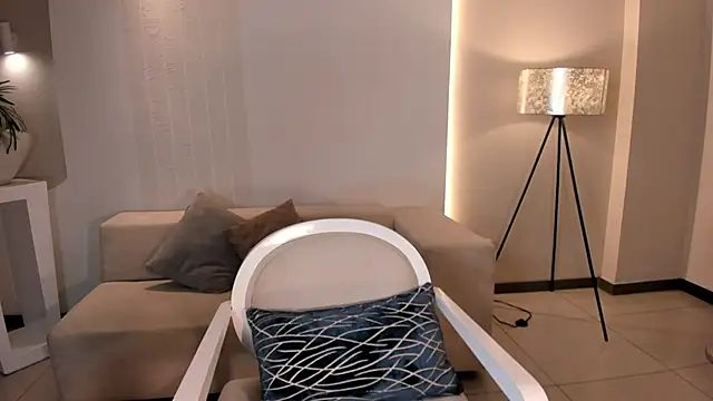 Snapshot of MadisonKane chatting on 7, 11, 2025 MadisonKane online show from 7, 11, 2025