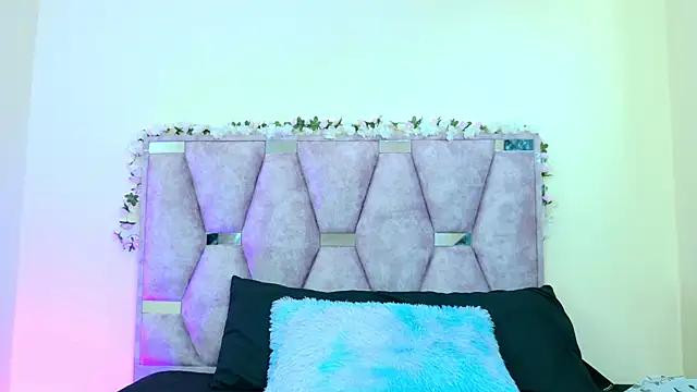 iris and damian online show from 22, 3, 2026