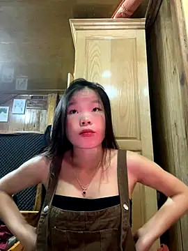 Heni-a online show from 3, 12, 2025