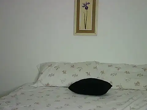 Snapshot of katerinepol chatting on 14, 12, 2025 katerinepol online show from 14, 12, 2025