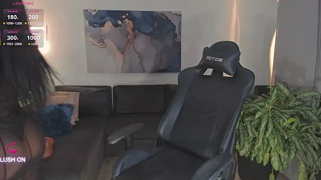 ChloeManson online show from 25, 4, 2026