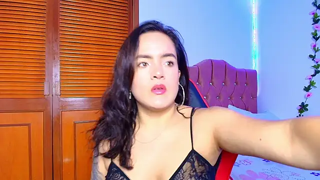 Snapshot of sara_santana__ chatting on 17, 12, 2025 sara santana online show from 17, 12, 2025