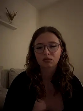 Snapshot of GermanRose chatting on 16, 12, 2025 GermanRose online show from 16, 12, 2025