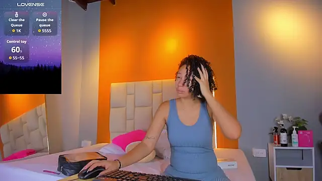 Snapshot of EmmaLawrence_ chatting on 12, 6, 2026 EmmaLawrence online show from 12, 6, 2026