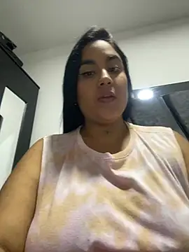 Snapshot of YenthCorona chatting on 28, 5, 2026 YenthCorona online show from 28, 5, 2026