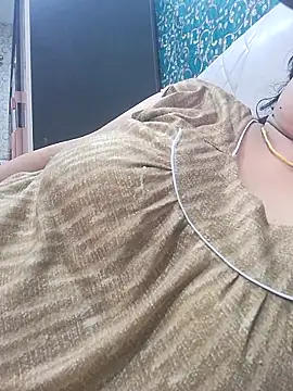 Snapshot of desiriya14 chatting on 17, 5, 2026 desiriya14 online show from 17, 5, 2026