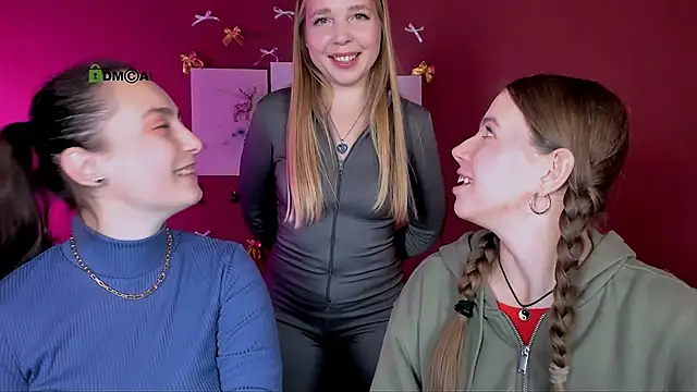 Snapshot of jenna_elayne chatting on 20, 12, 2025 jenna elayne online show from 20, 12, 2025