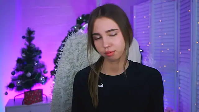 Snapshot of KimPorins chatting on 14, 12, 2025 KimPorins online show from 14, 12, 2025