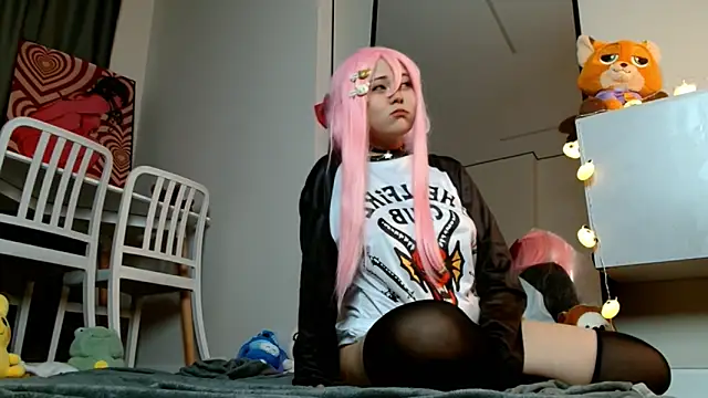 minji snow online show from 18, 5, 2026