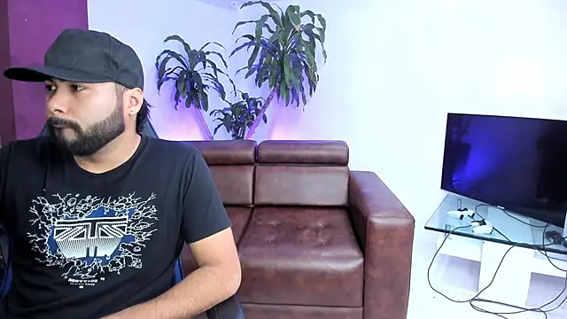 HotThreesoome online show from 17, 12, 2025