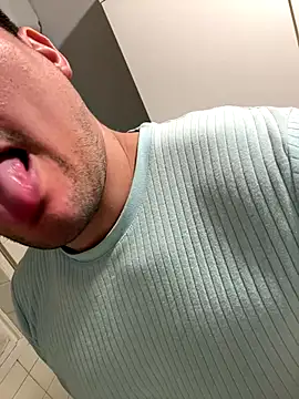 Snapshot of CharlyAlfa22 chatting on 21, 12, 2025 CharlyAlfa22 online show from 21, 12, 2025