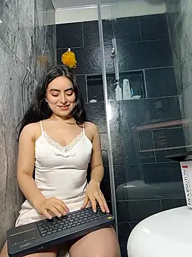 saasha Petit online show from 6, 3, 2026