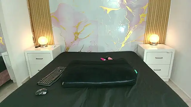 AprillRoss online show from 12, 3, 2026