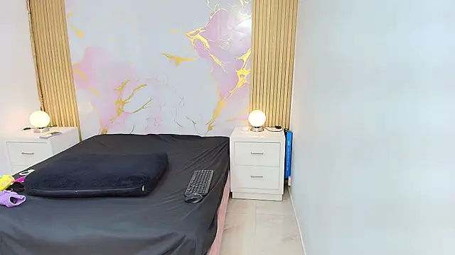 AprillRoss online show from 22, 5, 2026