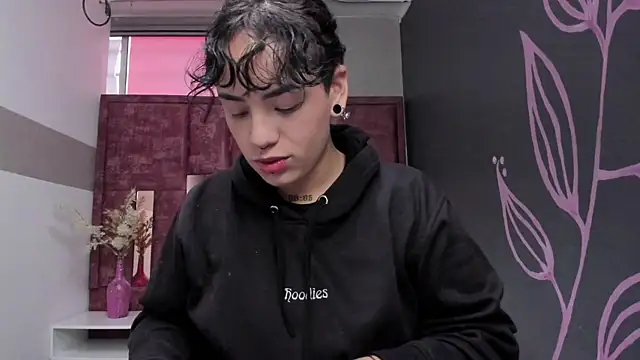 Kiara Fox   online show from 1, 4, 2026