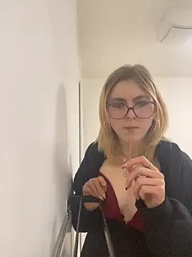 Milly-Kiss online show from 8, 1, 2026