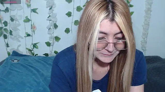 Snapshot of pal0mita chatting on 15, 12, 2025 pal0mita online show from 15, 12, 2025