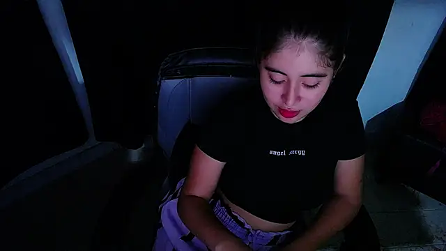 Snapshot of mia_walker22 chatting on 18, 12, 2025 mia walker22 online show from 18, 12, 2025