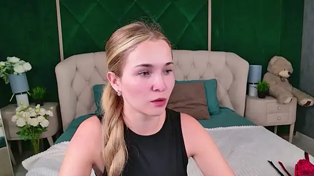 Lina Sinerz online show from 17, 7, 2026