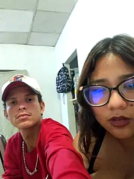 HotNMcouple online show from 5, 12, 2025