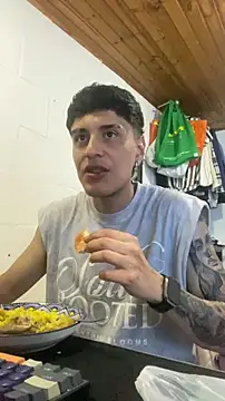 Snapshot of JhonCas44 chatting on 14, 12, 2025 JhonCas44 online show from 14, 12, 2025