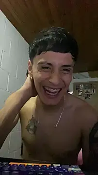 Snapshot of JhonCas44 chatting on 15, 12, 2025 JhonCas44 online show from 15, 12, 2025