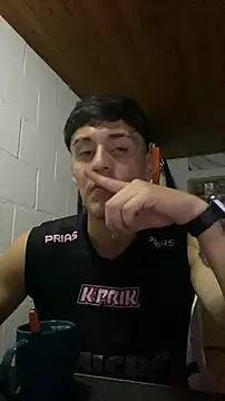 Snapshot of JhonCas44 chatting on 17, 12, 2025 JhonCas44 online show from 17, 12, 2025