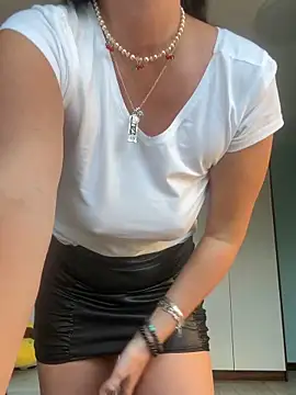 CherryCherry03 online show from 23, 5, 2026