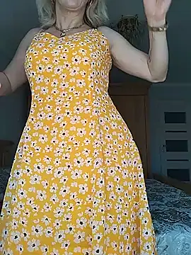 Snapshot of AhlyssaLove1155 chatting on 21, 6, 2026 AhlyssaLove1155 online show from 21, 6, 2026
