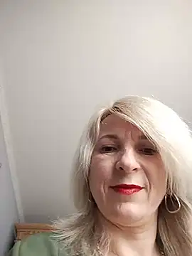 Snapshot of AhlyssaLove1155 chatting on 15, 7, 2026 AhlyssaLove1155 online show from 15, 7, 2026