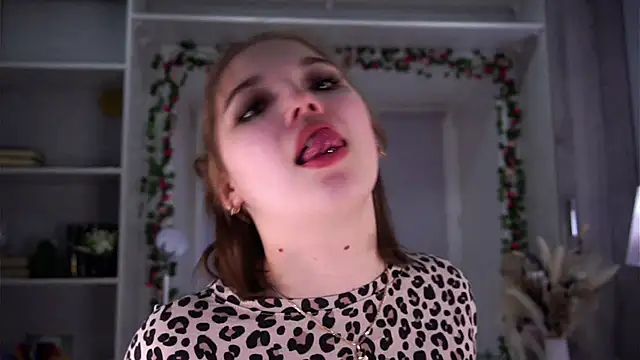 Snapshot of SolBurri chatting on 14, 12, 2025 SolBurri online show from 14, 12, 2025