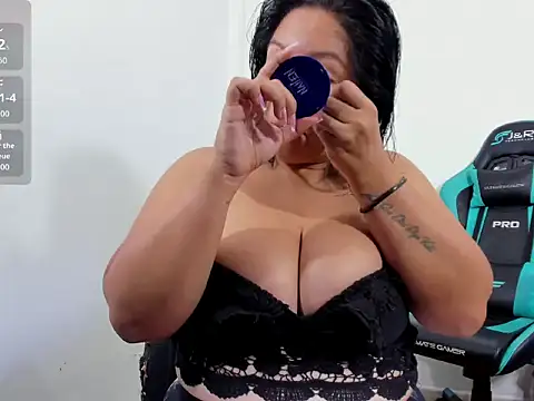 Snapshot of lulu_parker chatting on 23, 5, 2026 lulu parker online show from 23, 5, 2026