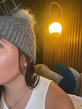 ValentinaEliot online show from 4, 4, 2026