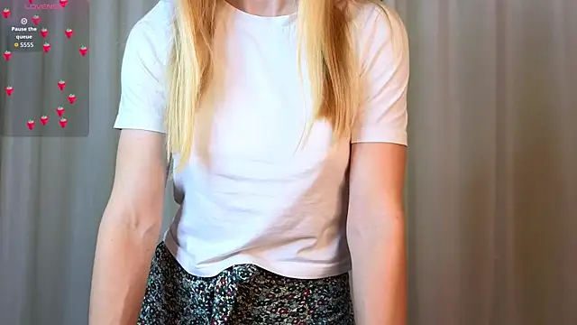 Snapshot of blond_forgivable chatting on 14, 12, 2025 blond forgivable online show from 14, 12, 2025