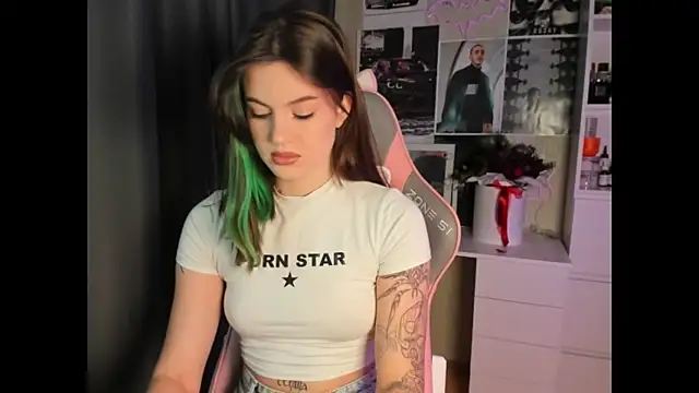 NikkieKitty online show from 12, 1, 2026