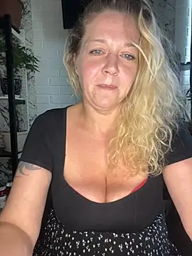 Snapshot of JenniferCarmen chatting on 15, 7, 2026 JenniferCarmen online show from 15, 7, 2026