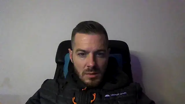 Snapshot of cheekycherryx chatting on 17, 12, 2025 cheekycherryx online show from 17, 12, 2025