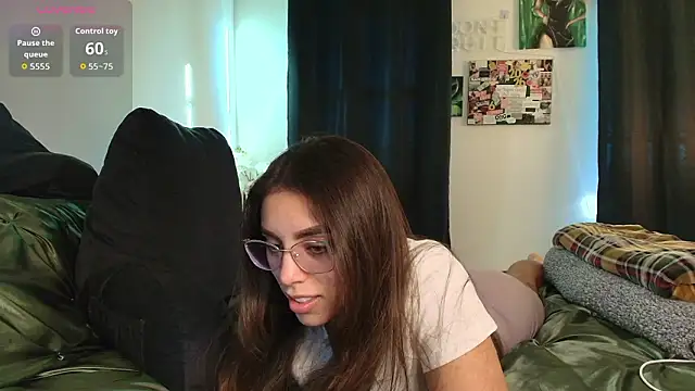 MilaSeren online show from 10, 3, 2026