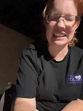 Snapshot of Lenaravenswood chatting on 4, 7, 2026 Lenaravenswood online show from 4, 7, 2026