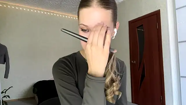 ZaidaSchwarten online show from 10, 1, 2026