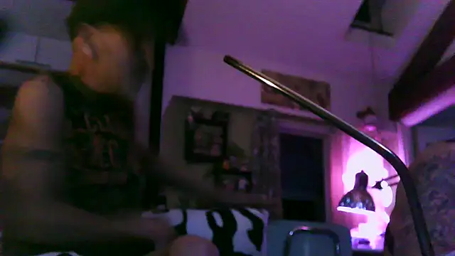 Snapshot of 4skinlvrI chatting on 13, 3, 2026 4skinlvrI online show from 13, 3, 2026