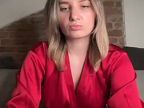 Snapshot of Heiva01 chatting on 14, 12, 2025 Heiva01 online show from 14, 12, 2025