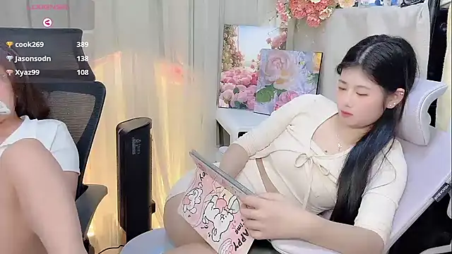 Yvonne-07 online show from 17, 12, 2025