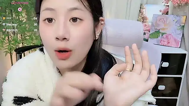 Yvonne-07 online show from 13, 1, 2026