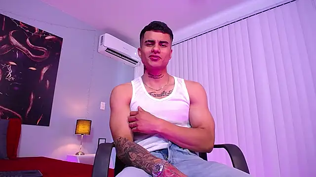 Snapshot of RyanGates_ chatting on 17, 12, 2025 RyanGates online show from 17, 12, 2025