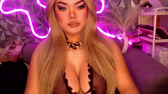 AlwaysHornyMia online show from 13, 1, 2026