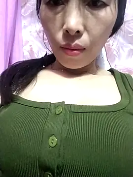 Snapshot of Comb-bii chatting on 16, 12, 2025 Comb-bii online show from 16, 12, 2025