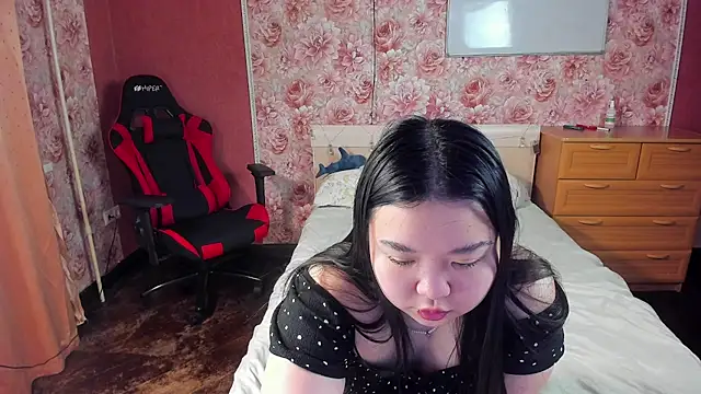 hungrybunny333 online show from 17, 12, 2025